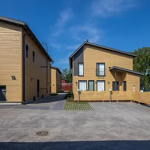 Private In The Shared Detached House. Apartamento Vantaa